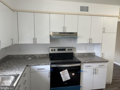 7 Hollywood Dr, Harrisburg PA  17109-5563 exterior