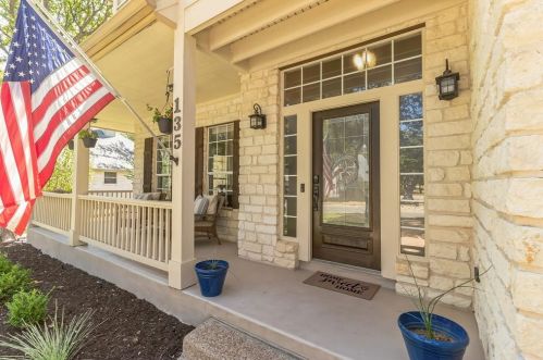 135 Hazeltine Dr, Georgetown, TX 78628-1188