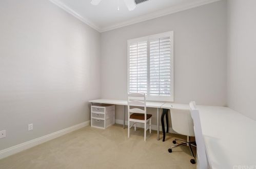 24306 Foxglove Pl, Santa Clarita CA  91354-4922 exterior