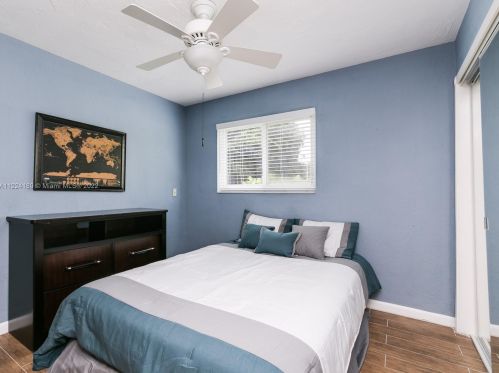 518 58th Ct, Hollywood FL  33023-1437 exterior