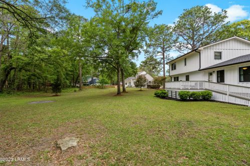 37 Royal Pines Blvd, Beaufort SC  29907-1921 exterior