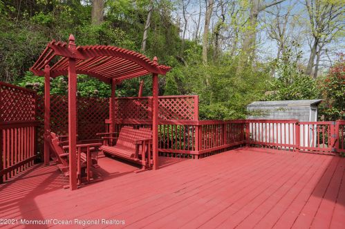 237 Shore Dr, Monmouth Hills NJ  07732-1567 exterior