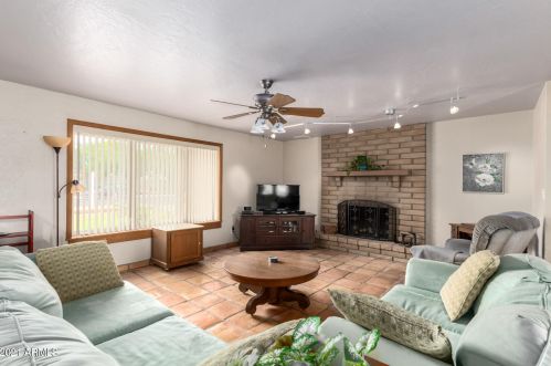 3623 Yorkshire Dr, Glendale AZ  85308-2335 exterior