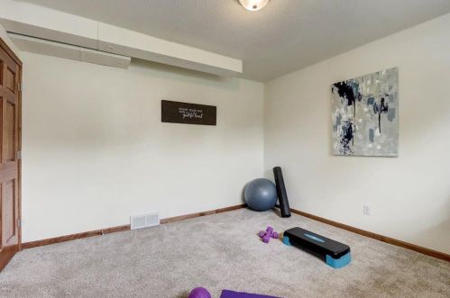 1022 121, Milwaukee WI 53226-3309 exterior