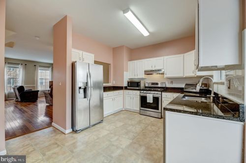 2496 Clover Fld Cir, Herndon VA  20171-4339 exterior