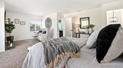 1171 Sunset Dr, Vista CA  92081-7407 exterior