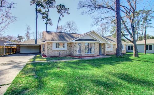 303 Houston St, Highlands, TX 77562-2535