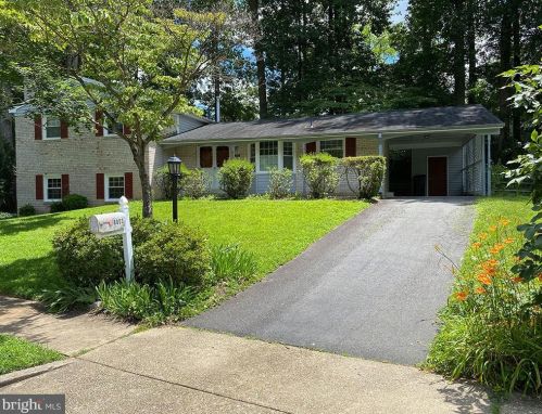 8803 Law Ct, Springfield VA  22152-2628 exterior
