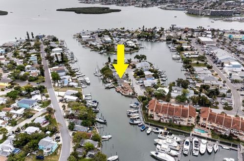 150 131st Ave, Saint Petersburg, FL 33708-2622