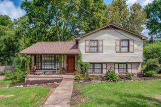 200 Cherry Dr, Franklin, TN 37064-2317
