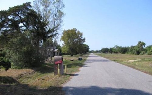 6509 State St, Hitchcock, TX 77563-2230