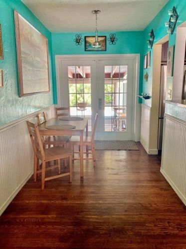 6253 5th Ave, Saint Petersburg, FL 33710-7051