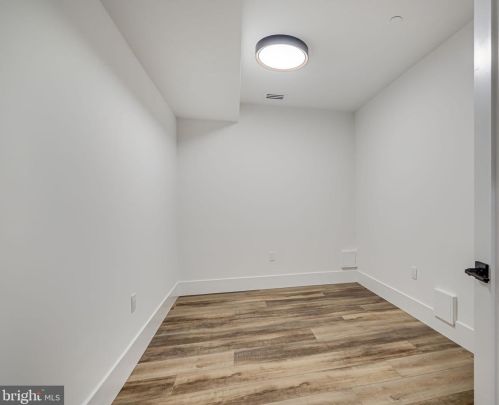 4915 Western Ave, Washington DC  20016-4319 exterior