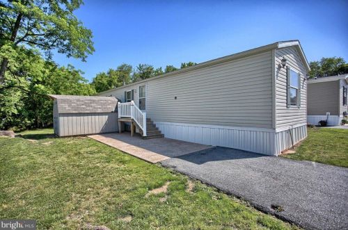 163 Brownstone Park, Hummelstown, PA 17036-9282