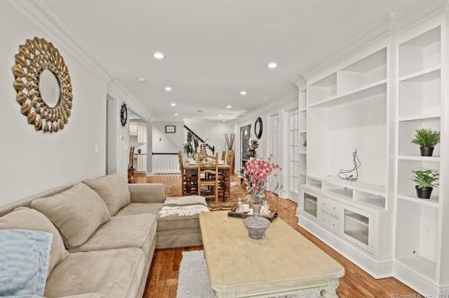 26 Bonheur Rd, Bridgeport CT  06611-3404 exterior