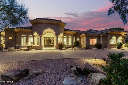 7100 Berneil Dr, Scottsdale, AZ 85253-1906