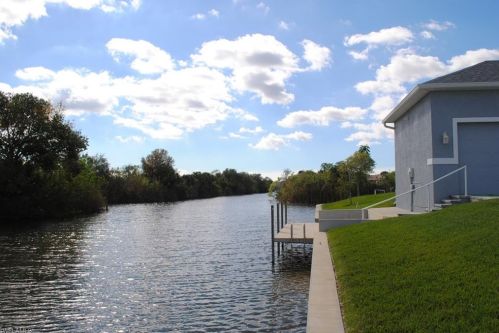 2714 20th Ct, Cape Coral, FL 33909-4562