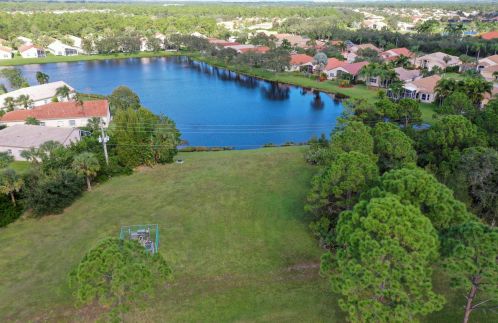 1228 Sun Terrace Cir, Fort Pierce, FL 34986-1802