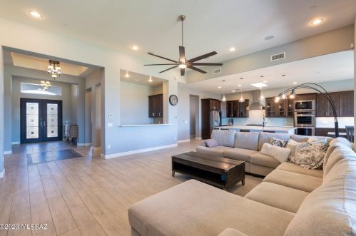 4358 Lambert Ln, Tucson AZ  85742-9084 exterior