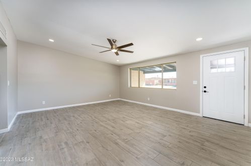 8801 Shiloh Pl, Tucson AZ  85710-2912 exterior