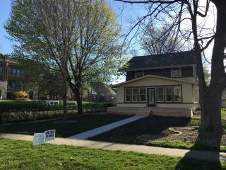 516 Broadway St, Pella, IA 50219-1818