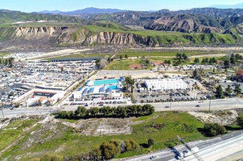 31355 The Old Rd, Santa Clarita CA  91384-4211 exterior