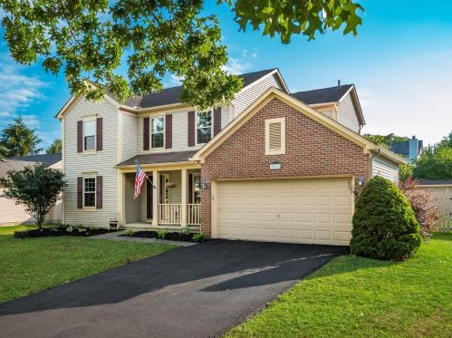 5561 Moonflower St, Darbydale, OH 43123-8857