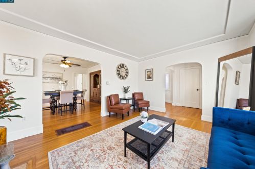 7426 Holly St, Oakland CA  94621-2834 exterior