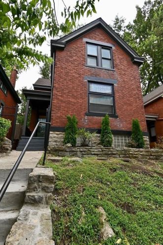 318 2nd St, Newport, KY 41071-1702