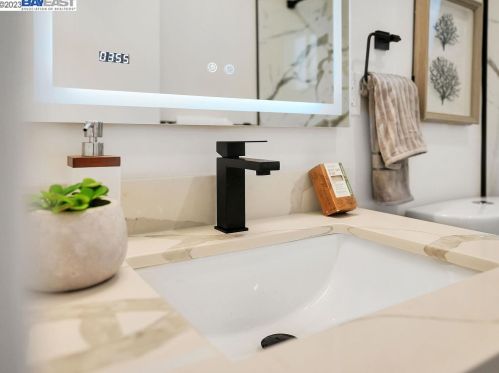 518 Stannage Ave, Berkeley CA  94706-1223 exterior