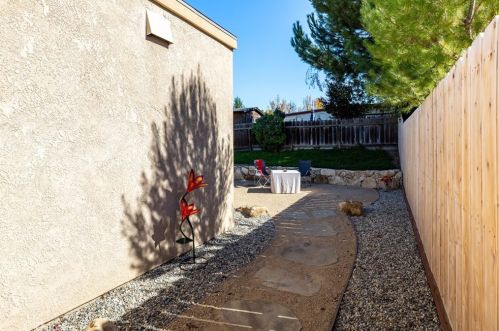 1830 Lark Ellen Dr, Lake Nacimiento CA  93446-3649 exterior