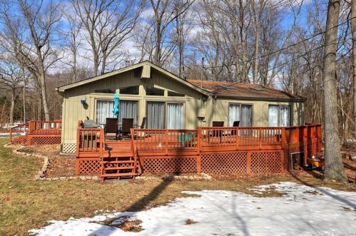 53 Alison Ave, Wallingford CT 06492-3302 exterior