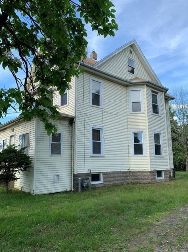1038 Blue Hills Ave, Bloomfield CT  06002-2702 exterior
