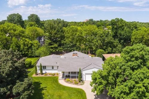 3516 Basswood Rd, Minneapolis, MN 55416-3815