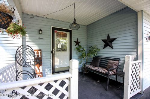 4 Iowa Ct, Jackson Twp, NJ 08527-1637