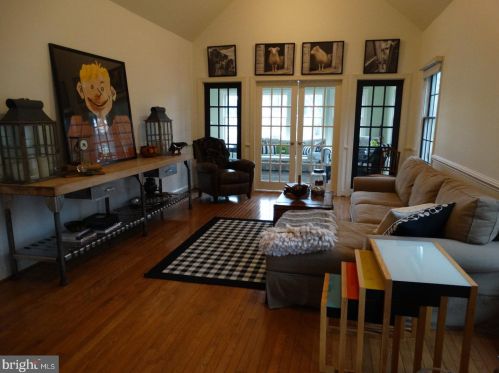 125 Sawgrass Dr, Blue Bell PA  19422-3209 exterior