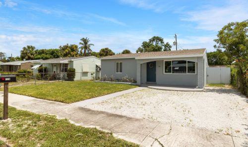 726 56th St, West Palm Beach FL  33407-2508 exterior