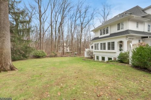 135 Morris Ave, Mountain Lakes, NJ 07046-1126