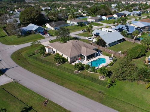 2097 Parrot St, Fort Pierce FL  34952-6758 exterior