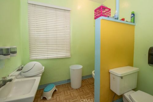 4542 Palm Ave, La Mesa, CA 91941-5586