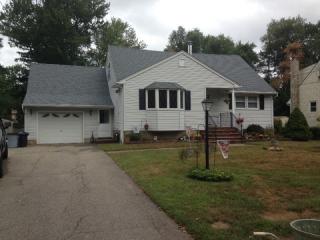 70 Roosevelt St, Pequannock Township, NJ 07440-1421