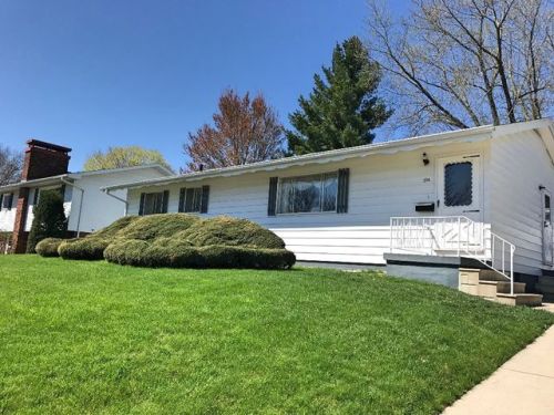2714 Crestline Ave, Waterloo, IA 50702-5811