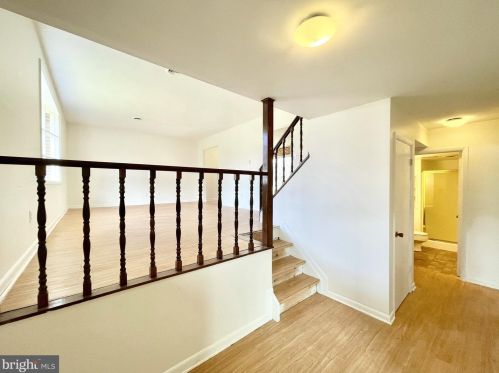 4 Teton Dr, Fredericksburg, VA 22408-2536