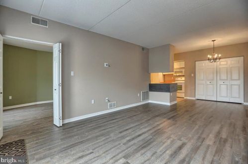 204 Cherrington Dr, Harrisburg PA  17110-9486 exterior