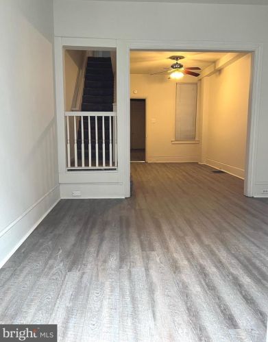 1637 Susquehanna St, Harrisburg, PA 17102-2442