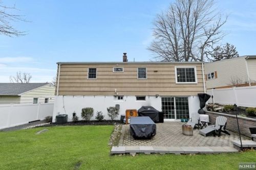 94 Yawpo Ave, Oakland NJ  07436-2718 exterior