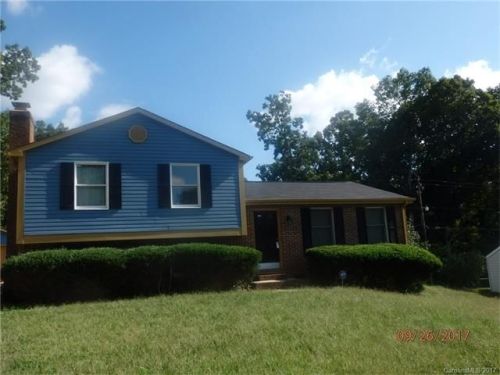 6515 Rocklake Dr, Charlotte, NC 28214-2870