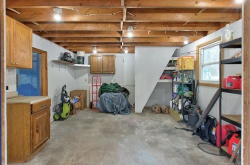 21 Moore Ave, Lyme CT  06371-1216 exterior