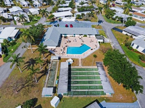 12375 Military Trl, Boynton Beach FL  33436-5575 exterior