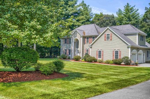 16 Kashmir Dr, Salem, NH 03079-1535